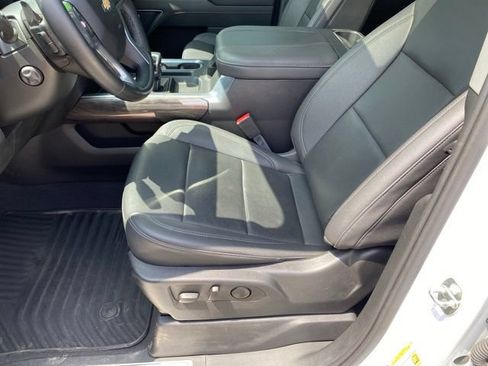 Used 2023 Chevrolet Silverado 1500 LTZ w/ LTZ Premium Package AWD/4WD image 18