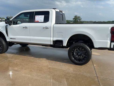 Used 2024 Ford F350 Platinum AWD/4WD image 5