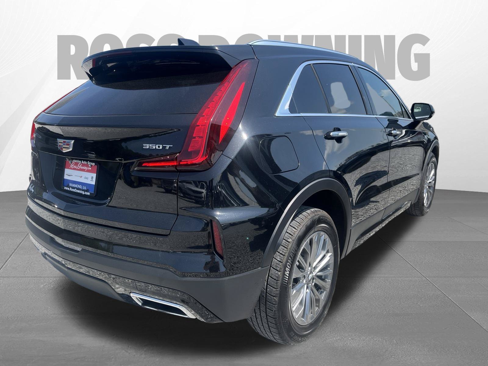 Used 2024 Cadillac XT4 Premium Luxury FWD image 4