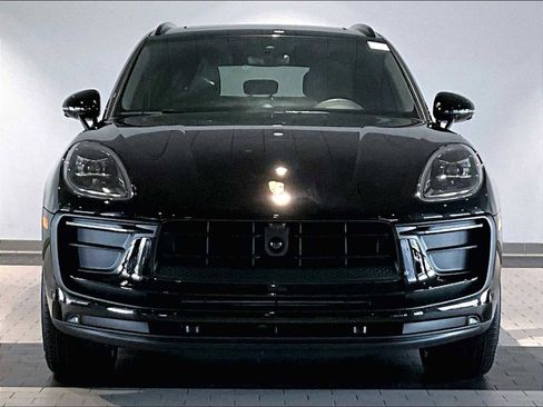 New 2026 Porsche Macan AWD/4WD image 10