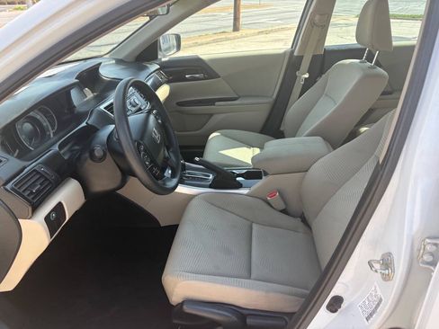 Used 2017 Honda Accord LX image 9