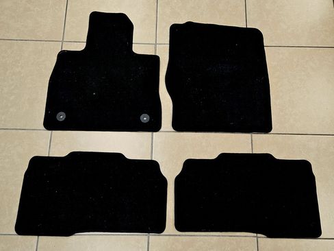 Used 2023 Ford Explorer 4WD w/ Class IV Trailer Tow Package image 39