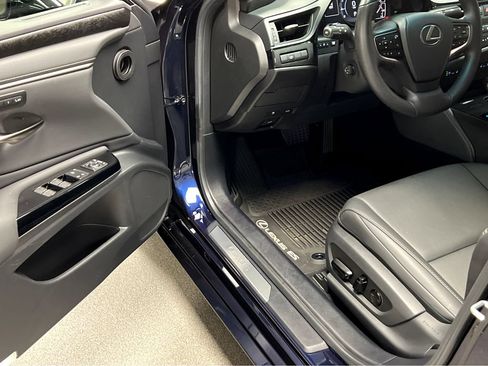 Certified 2025 Lexus ES 350 w/ Premium Package FWD image 8