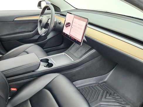 Used 2023 Tesla Model 3 Standard Range RWD image 34