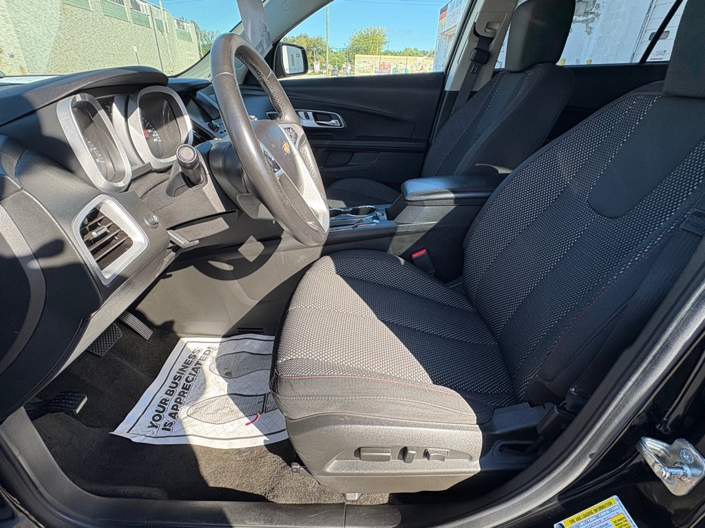 Used 2017 Chevrolet Equinox LT w/ Convenience Package FWD image 7