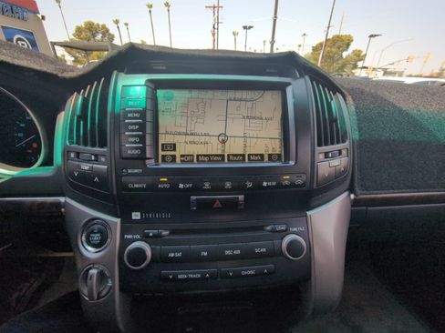Used 2008 Toyota Land Cruiser w/ Upgrade Pkg AWD/4WD image 22