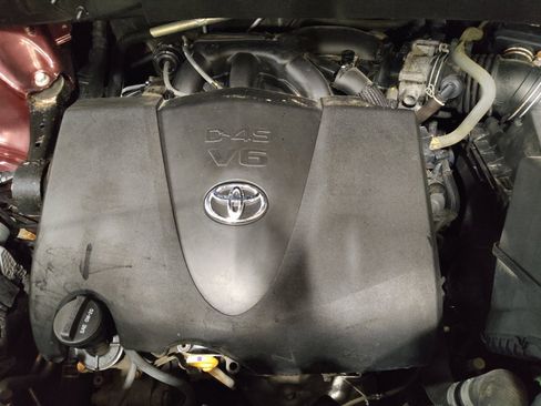 Used 2019 Toyota Highlander XLE AWD/4WD image 30