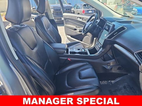 Used 2022 Ford Edge Titanium AWD/4WD image 10