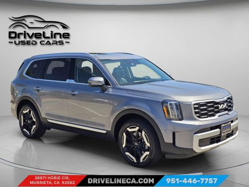 Used 2025 Kia Telluride S image 8