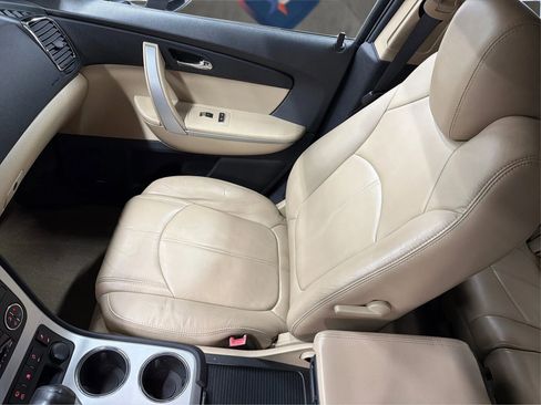 Used 2011 GMC Acadia SLT image 32