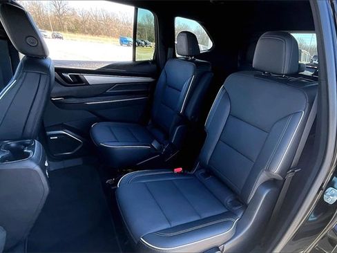 Used 2025 Buick Enclave Preferred image 22