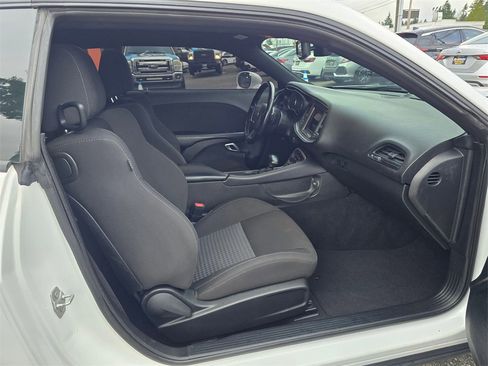 Used 2022 Dodge Challenger R/T image 11