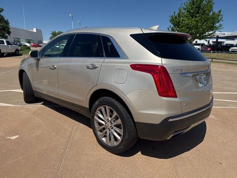 Used 2017 Cadillac XT5 Platinum image 3