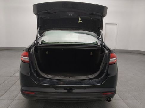 Used 2018 Ford Fusion SE FWD image 29