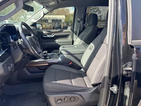 Used 2022 Chevrolet Silverado 1500 LT Trail Boss image 9