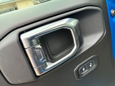New 2026 Jeep Gladiator Sport AWD/4WD image 12