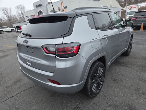 Certified 2022 Jeep Compass High Altitude AWD/4WD image 3