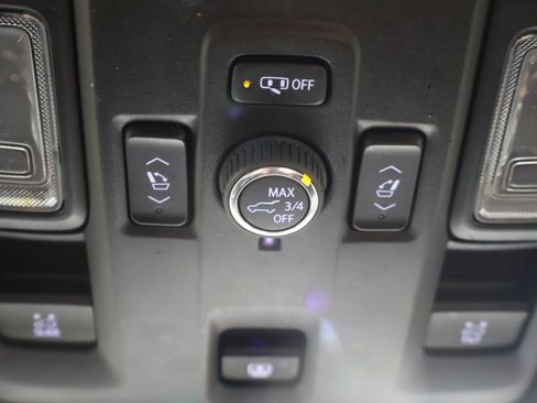 Used 2023 GMC Yukon XL AT4 image 58