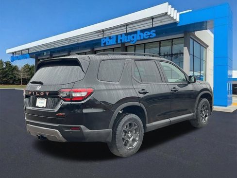 New 2026 Honda Pilot TrailSport image 5