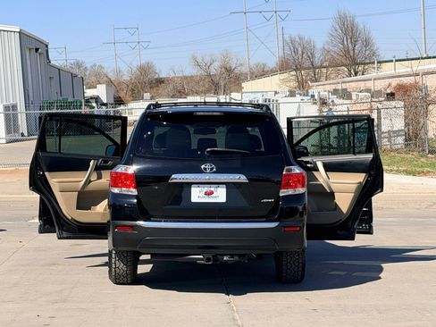 Used 2013 Toyota Highlander SE image 26