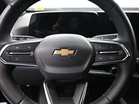 Used 2025 Chevrolet Equinox LT FWD image 16