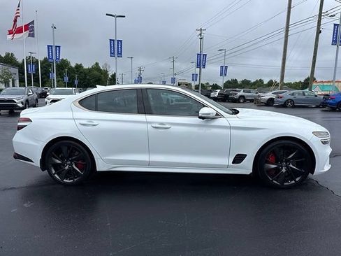 Used 2022 Genesis G70 3.3T RWD image 6