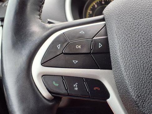 Used 2018 Jeep Cherokee Trailhawk w/ Cold Weather Group AWD/4WD image 22