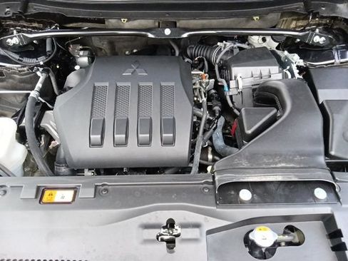 Used 2024 Mitsubishi Eclipse Cross SEL AWD/4WD image 34