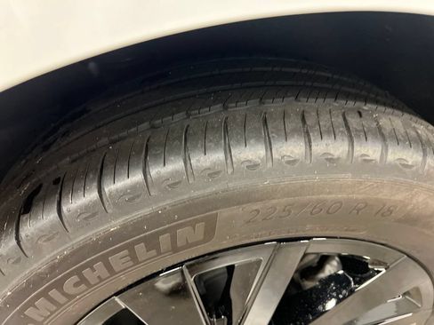 Certified 2023 Chevrolet Equinox LT AWD/4WD image 11
