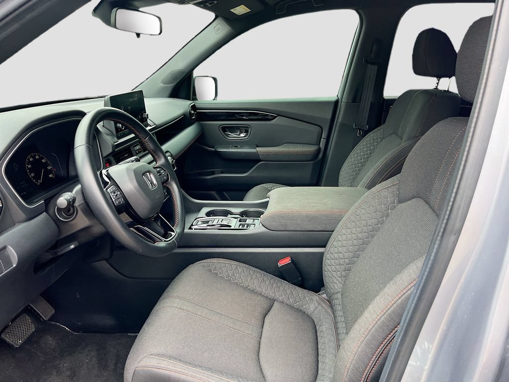 Used 2025 Honda Pilot Sport image 20
