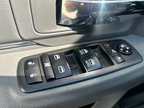 Used 2019 RAM 1500 Big Horn AWD/4WD image 11