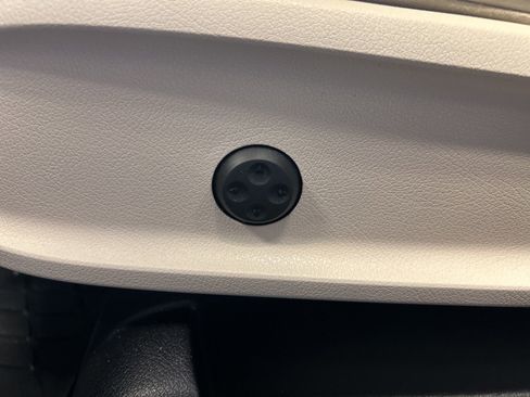 Used 2020 Mercedes-Benz GLB 250 GLB 250 image 21