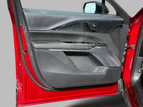 New 2024 Cadillac Lyriq Luxury AWD/4WD image 14