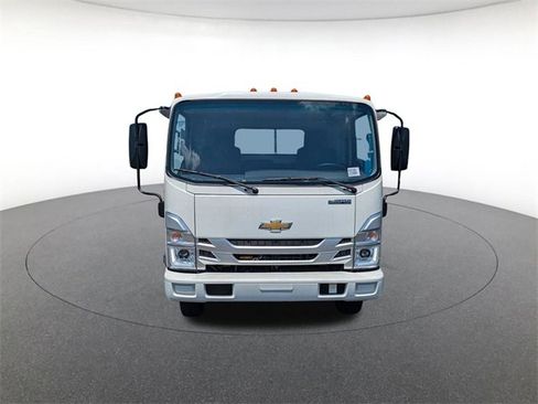 New 2024 Chevrolet Low Cab Forward image 11