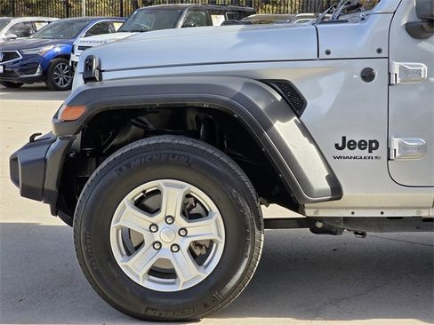 Used 2023 Jeep Wrangler Sport S image 5