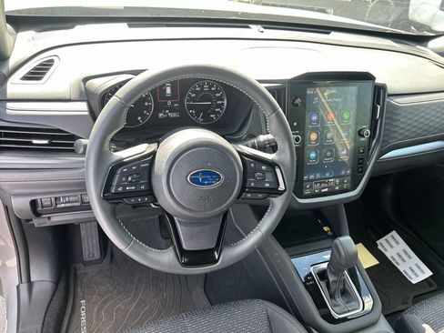 Used 2025 Subaru Forester Premium AWD/4WD image 22