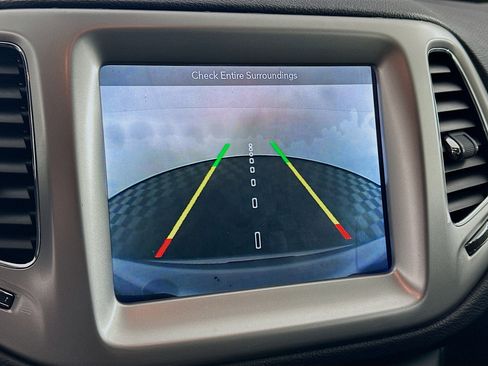 Used 2018 Jeep Compass Latitude w/ Popular Equipment Group image 23