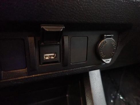 Used 2022 Toyota Tacoma SR image 17