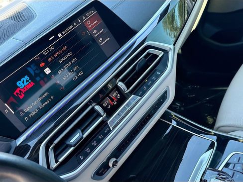 Used 2019 BMW X5 xDrive40i w/ Luxury Seating Package image 29