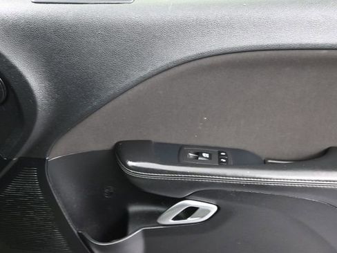 Used 2020 Dodge Challenger SXT RWD image 17
