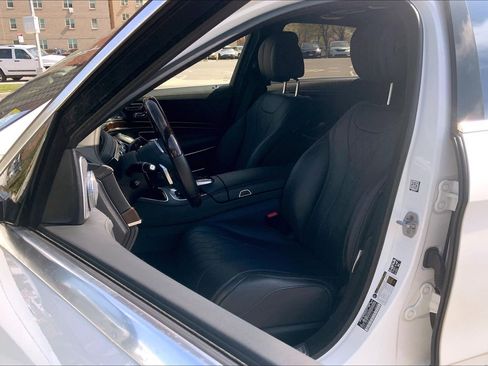 Used 2018 Mercedes-Benz S 560 4MATIC Sedan image 7