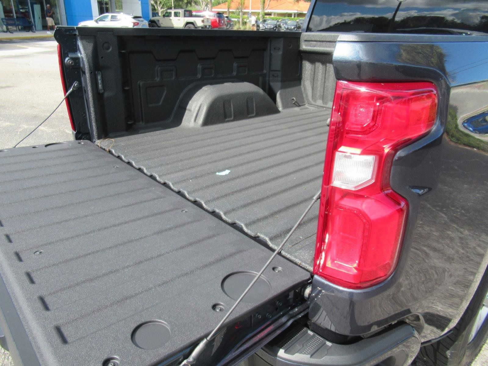 Used 2021 Chevrolet Silverado 1500 RST RWD image 9