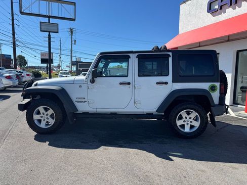 Used 2013 Jeep Wrangler Unlimited Sport image 4