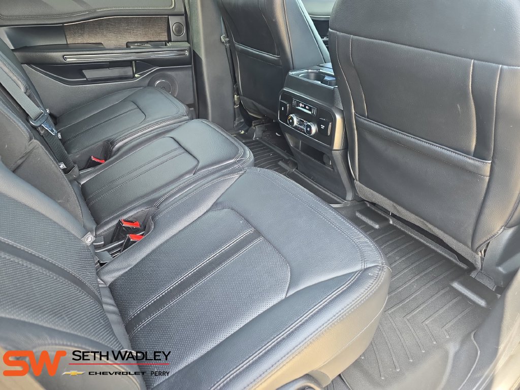 Used 2020 Ford Expedition Limited w/ Equipment Group 302A AWD/4WD image 11