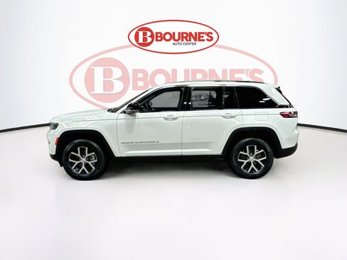 Used 2025 Jeep Grand Cherokee Limited AWD/4WD image 6