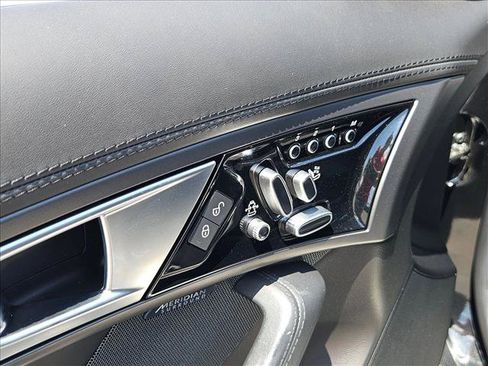 Used 2016 Jaguar F-TYPE R AWD/4WD image 9