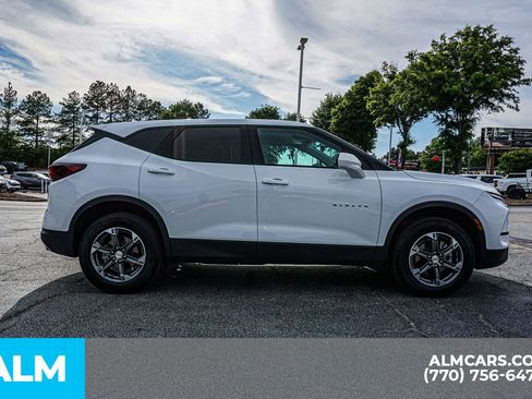 Used 2025 Chevrolet Blazer LT FWD image 11