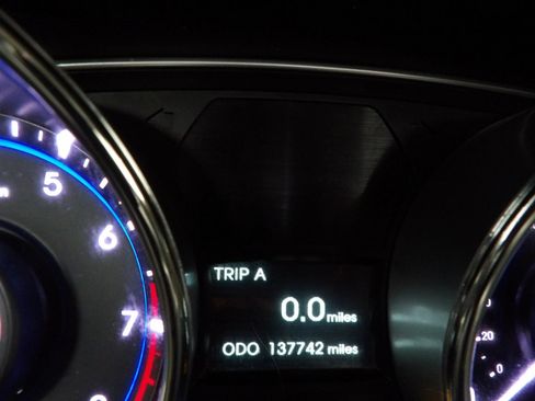 Used 2011 Hyundai Sonata SE w/ Navigation & Sunroof Pkg 4 FWD image 18