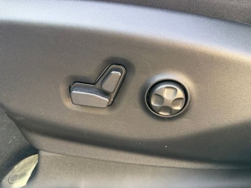 New 2026 Chrysler Pacifica Select w/ S Appearance Package FWD image 17