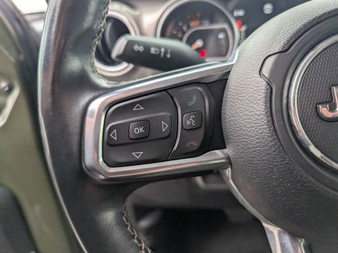 Used 2021 Jeep Wrangler Unlimited Sahara AWD/4WD image 17